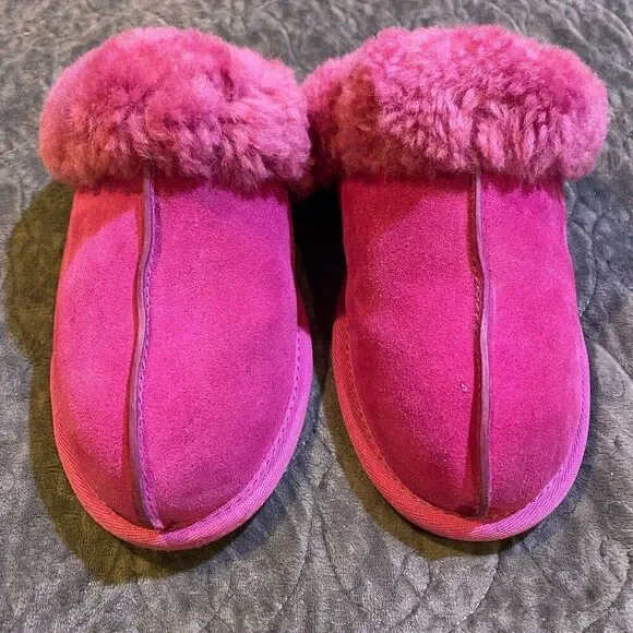 Ugg Magenta Slip On Slippers Size 6 - Picture 2 of 6